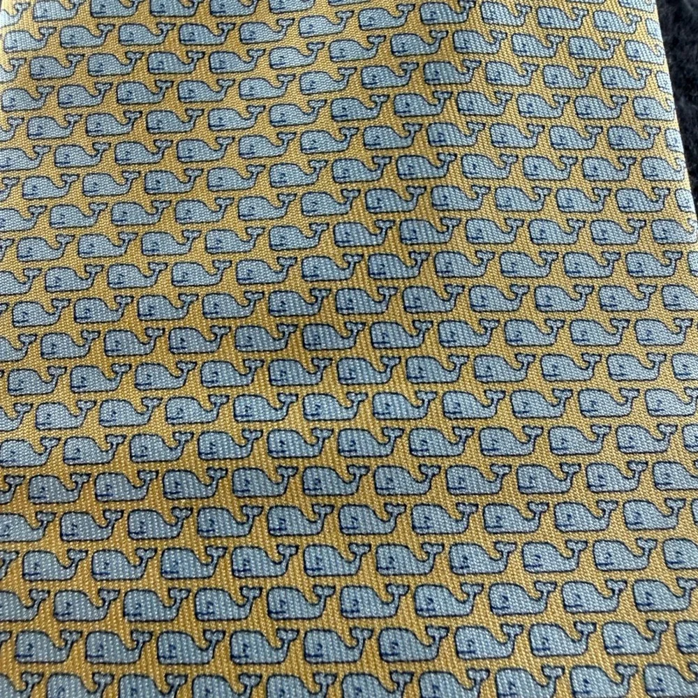 Vineyard Vines Tie Mens OS Yellow Whale Print Silk Preppy Nautical Hand Made USA
